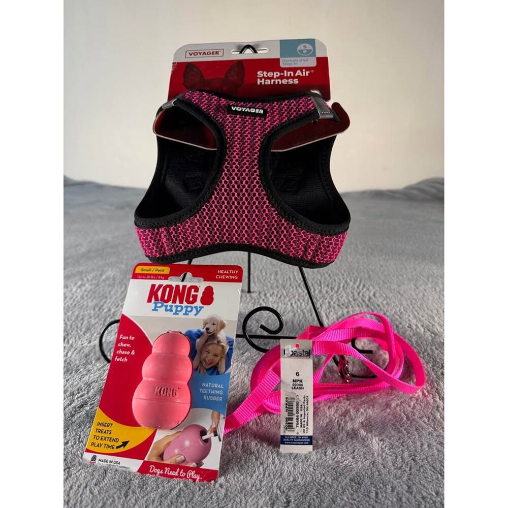 🐶 NEW BUNDLE -Voyager Step-In Air Harness S, KONG Puppy Toy, Coastal Pink Leash